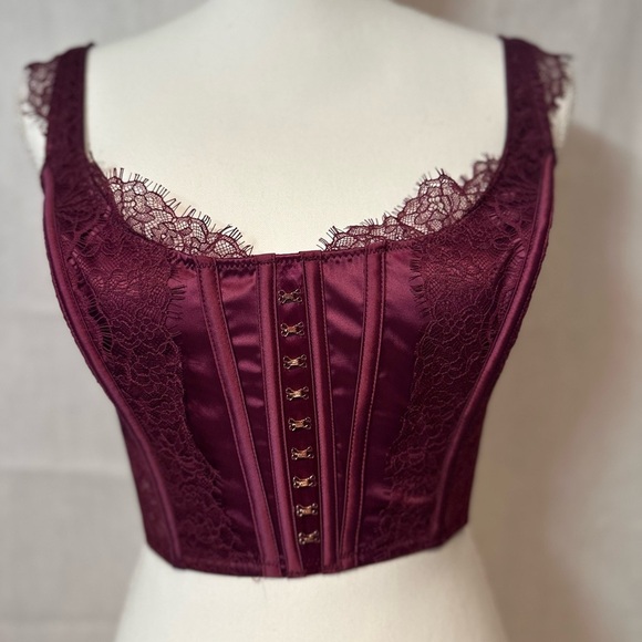 Victoria's Secret Burgundy Lace Bustier - Picture 6 of 12